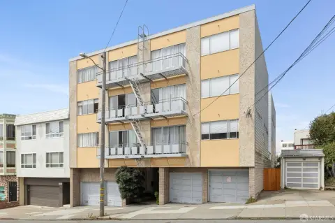 15-Unit Apartment Building