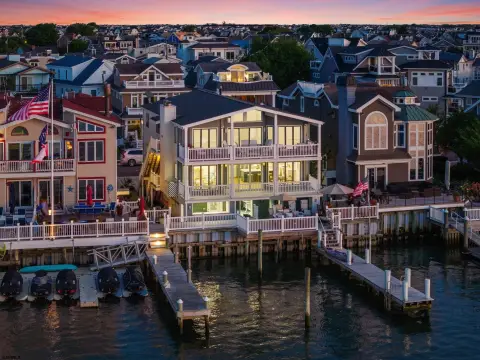 Bayfront Condo with Private Slip