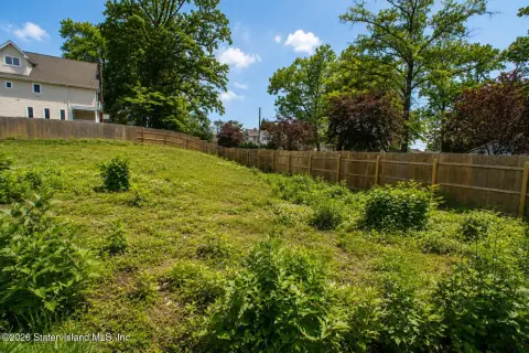 Land in Dongan Hills Colony