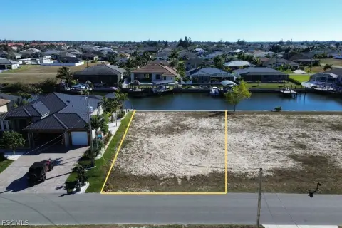 Gulf Access Land in Cape