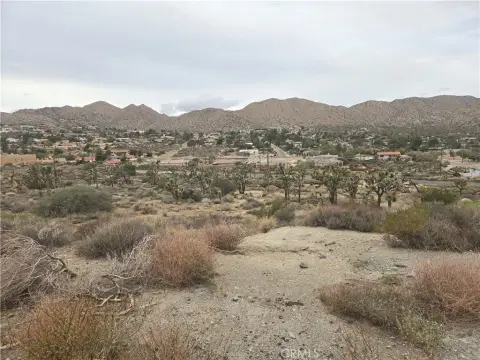 Scenic View Land in Yucca