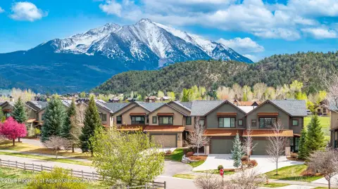 Duplex with Direct Mountain Views