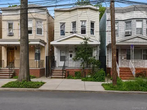 Detached Duplex With Finished Basement