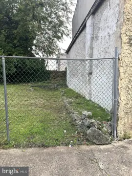 Vacant Lots Near Chestnut Hill