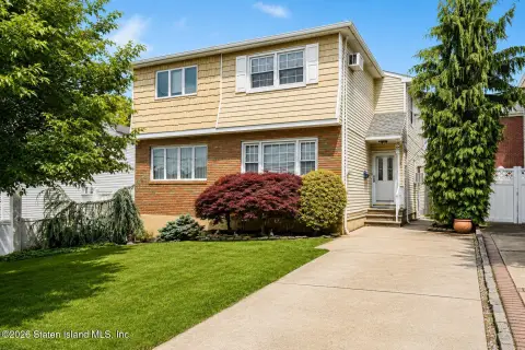 Semi-Attached Three-Bedroom Home