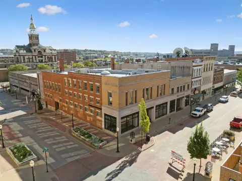 Prime Dubuque Commercial Space