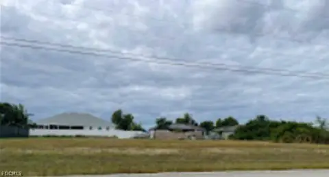 Residential Land in Cape Coral