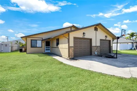 Cape Coral Duplex in Quiet Area