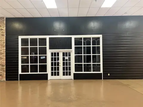 Retail Suite with Office Spaces