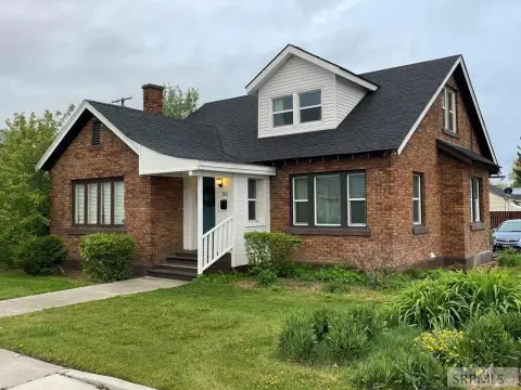 Triplex with Three Studio Units