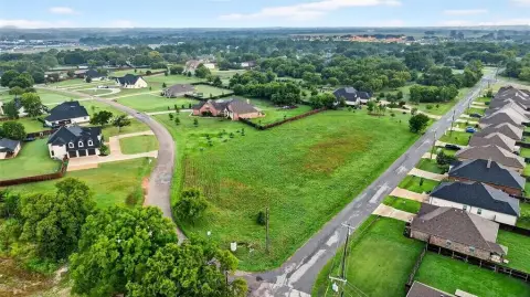 Spacious Corner Lot in Sherman, TX