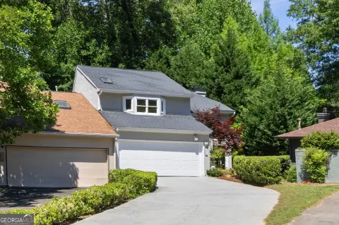 Move-In Ready Toco Hills Townhome