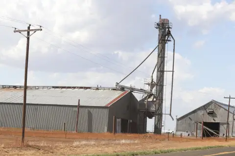 Petersburg Barns on 8 Acres