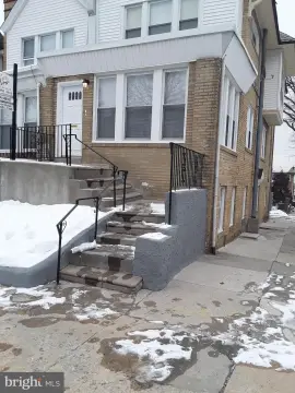 Wynnefield Triplex with Garage