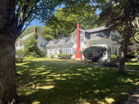 Historic Bed & Breakfast with Library