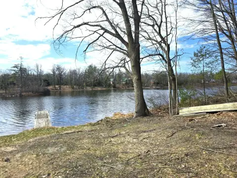 Buildable Lot on No-Wake Lake