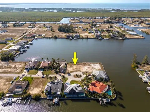Waterfront Lot in Cape Coral