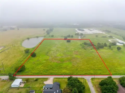Versatile Land Near Burleson, TX