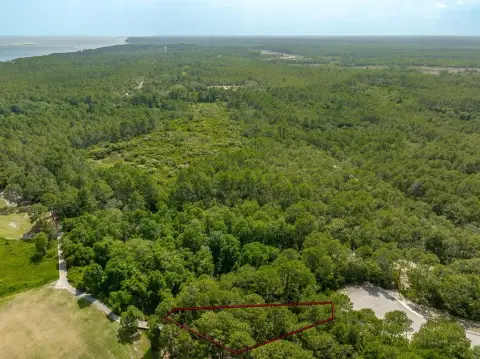 Residential Lot at Community Cul-de-Sac