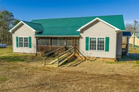 Equestrian Ranch with Horse Barn