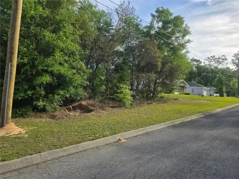 Residential Land in Inverness, Florida