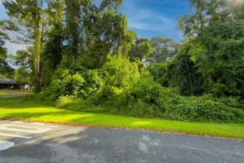 Adjoining Residential Lots for Development