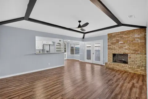 Full Duplex with Private Yard
