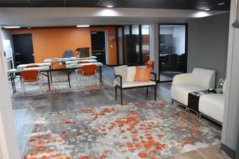 Retail or Office Space on Highway