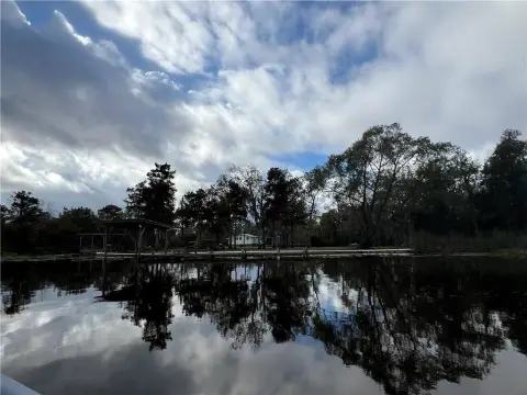 Saint James Land with Boat Parking