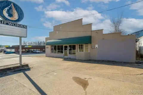 Versatile Commercial Building with Remodeled Upstairs
