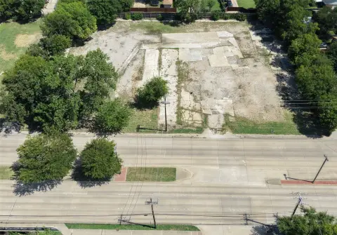 Commercial Land Parcel with Public Utilities
