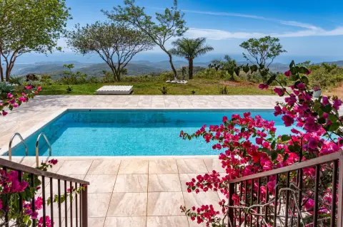 Triplex with Ocean-View Casitas