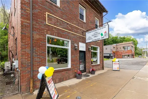 Bar and Restaurant with Apartment