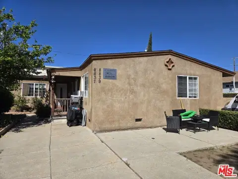 Well-Maintained Duplex in Panorama City