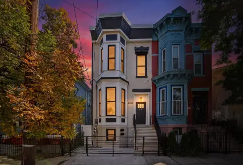 Renovated 2-Unit Duplex Building