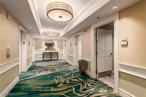 Las Vegas Strip-Side Studio