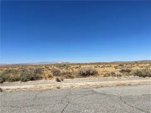 Residential Land in Rosamond, CA