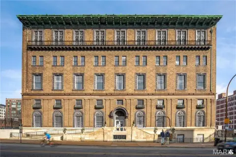 Five-Story Specialty Property