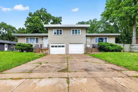 Duplex with Fenced Yard