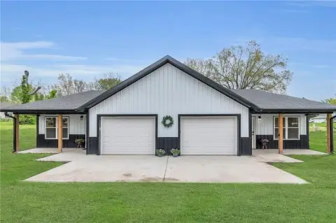 New Duplex in Hamilton, MO