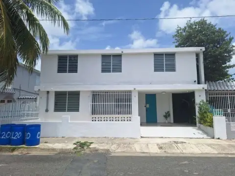 Furnished Triplex Near Airport