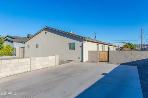 Duplex with Carport