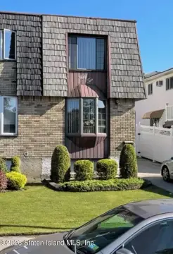 Single-Family Residence with Yard Access