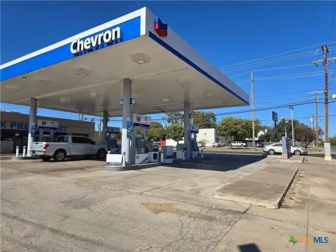 Chevron-Branded Gas Station