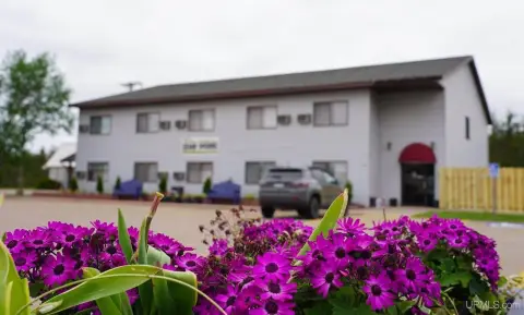 Updated Hotel with Outdoor Amenities