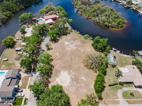 Waterfront Land in Holiday, Florida