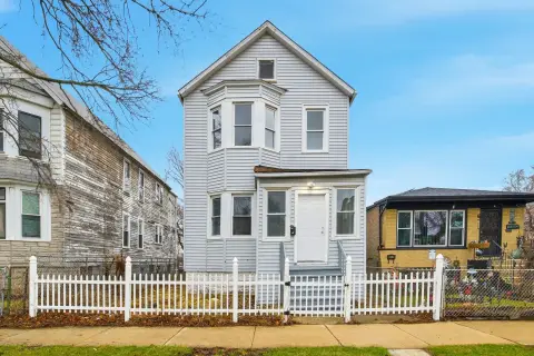 Remodeled Chicago 2-Flat For Sale