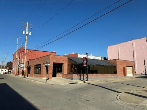 Downtown Excelsior Springs Commercial Building