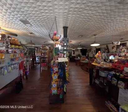 Country Store Near Lake Lincoln