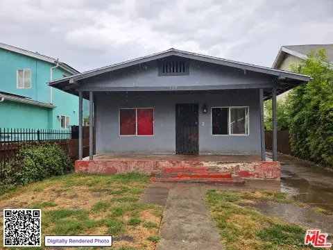 Single-Story Triplex Property